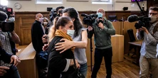 Miała 12 lat, gdy ojczym zaczął ją gwałcić. Gdy zaszła z nim w ciążę matka wyrzuciła ją z domu. Oskarżona o zabójstwo swojego kata, usłyszała wyrok