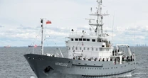 Prześledzili trasę statku z "floty cieni". Wiadomo, co ustalił ORP "Heweliusz"
