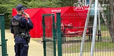 Wstrząsające sceny pod Warszawą. Zwłoki mężczyzny na placu zabaw