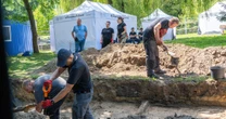 Co dalej z ekshumacjami na Wołyniu? Rzecznik Karola Nawrockiego zabrał głos