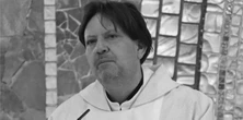Ksiądz Robert zmarł podczas mszy w kościele. Zaatakowała go i użądliła osa