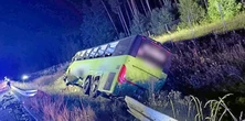 Zderzenie autobusu i ciężarówki. Są ranni. Koszmar na S7