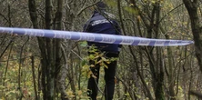 Makabra w Zimnodole. Znaleziono małym domu brutalnie okaleczone zwłoki