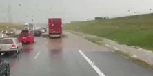 Zalana autostrada A4. Kierowcy jechali przez wodę jak przez jezioro