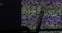 Organizacje zaangażowane w pomoc Ukrainie celem ataków rosyjskich hakerów. Zachodnie kraje ujawniają zmasowaną kampanię cybernetyczną