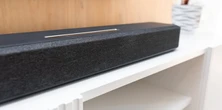 Podkręć dźwięk i poczuj się jak w kinie. Patrz na te tanie soundbary!
