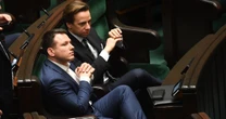 "Czekaliśmy, by ruszyć z szarżą". Tak Konfederacja walczy z PiS o wyborców prawicy