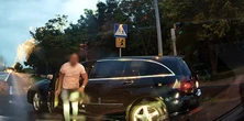 Awantura kierowców w Gdańsku. Internauci kpią. "Samozaoranie"