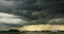 Alert RCB w części kraju. "Zachowaj ostrożność i zabezpiecz rzeczy"