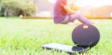 Głośniki Bluetooth, które przykuwają uwagę designem i oferują mocne brzmienie