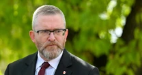 Akt oskarżenia wobec Grzegorza Brauna wpłynął do sądu. Dotyczy siedmiu czynów