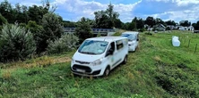 Przyjechali tam razem. Potem jeden uciekał rzeką i schował się w krzakach