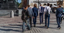 Rozmawiają o kobietach w internecie, zamiast wyjść z domu i je poznać. Tak wygląda kryzys męskości XXI w. "Pod powierzchnią kipi wściekłość"