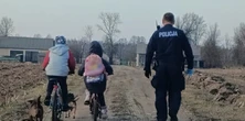 9-latka rzuciła się z płaczem w ramiona policjantki. Nietypowe zakończenie akcji w Mrozach