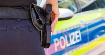 "Ostatnia Fala Obrony". Niemiecka policja zatrzymała grupę nastolatków podejrzanych o planowanie ataków na imigrantów