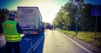 Tragedia na drodze pod Radomiem. Samochód osobowy zderzył się z ciężarówką