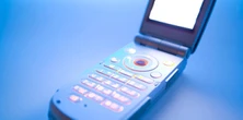Telefony z klapką i dwoma wyświetlaczami. Idealne dla seniorów i budowlańców