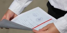 Twoje dziecko nie odebrało świadectwa szkolnego? Nie panikuj. Oto co musisz zrobić