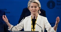 "Musimy zrzucić kajdany". Ursula von der Leyen z prestiżową nagrodą. 15 lat temu dostał ją Donald Tusk