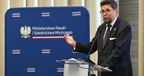 Wiceminister reaguje po morderstwie na UW. Chodzi o uzbrojenie straży