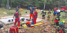 Dramatyczne przedpołudnie w gminie Cekcyn. Na robotnika zawaliła się ściana