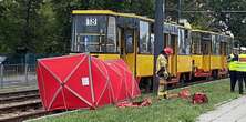 Po makabrycznej śmierci dziecka pod kołami stołecznego tramwaju, policja szuka ważnych detali. Sprawdzają billingi motorniczego i ogłaszają apel związany z monitoringiem