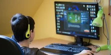 Przerażający finał rozmów nastolatka z ChatemGPT. Rodzice pozwali Open AI. "Psychicznie uzależnia"