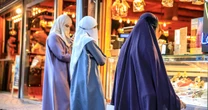 Zakopane "zalane" arabskimi turystami. Restauratorzy opowiadają, co się dzieje w lokalach