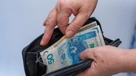 Emerytura z rekompensatą. Komu przysługuje emerytura z rekompensatą? Jakie warunki trzeba spełnić, aby ją otrzymać?