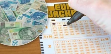 Polak wygrał miliony w Eurojackpot, ale jest jeden haczyk. Ile z wygranej zabierze fiskus?
