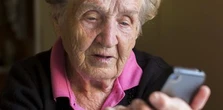 90-latka przechytrzyła oszustów i zachowała 370 tys. zł. Wychwyciła szczegół