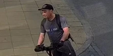 13-latka trafiła do szpitala, a on uciekł z miejsca zdarzenia. Policja szuka tego mężczyzny