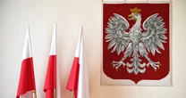 Rząd chce zmian dotyczących flagi i godła. Ruszyły prace