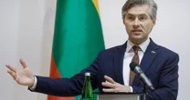 "Nasz pociąg musiał przejechać przez grad rakiet i dronów". Litewski minister spraw zagranicznych dotarł do Kijowa