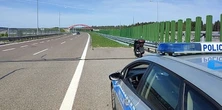 Zobaczyli go na A4 i nie wierzyli. Kierowca miał swoją wersję