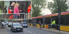 Kobieta wyprowadzona z tramwaju. Istny armagedon w stolicy