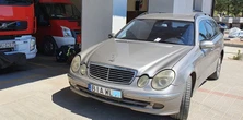 Podlaska „święta krowa”? Kierowca tego mercedesa przesadził. Ale strażacy byli bezsilni, bo auta nie można było odholować