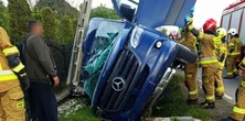 Koszmarny wypadek na Lubelszczyźnie. Bus uderzył w słup energetyczny. Na miejscu strażacy