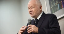 Były premier o Karolu Nawrockim. "Prezes Kaczyński się zakiwał kompletnie"