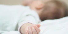Tragedia w Sokółce. Dwumiesięczna dziewczynka nie przeżyła. Rodzice mieli zareagować za późno