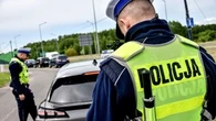 Okrągła naklejka na auto to obowiązek. Klamka zapadła, oto zmiany dla kierowców
