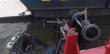 Groza na zaporze. Kobieta na wózku inwalidzkim wpadła do zbiornika