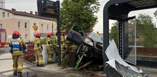 Groza w Mikołowie. 23-latka wjechała w przystanek autobusowy