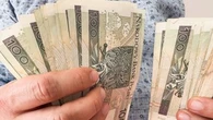 Tak można zwiększyć emeryturę nawet o kilkanaście procent. Coraz więcej seniorów się na to decyduje