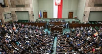 Zaskakująca sytuacja. PiS i KO razem popierają zmianę w Konstytucji
