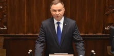 Prezydent chciał załatwić chińskie szczepionki. Ekspert cieszy się, że tak się nie stało
