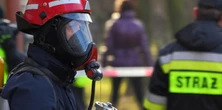 Dym wypełnił klatkę, ludzie uciekali z mieszkań. Pożar bloku pod Gdańskiem
