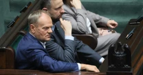 Fatalny trend dla rządu Donalda Tuska. Prawicowa koalicja triumfuje w potrójnym sondażu