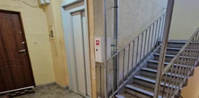 Nie uwierzysz, co muszą zrobić, żeby skorzystać z windy w 11-piętrowym bloku. "Dach"