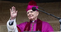 "Krytyczna sytuacja" w krakowskim Kościele. Na następcę abp. Jędraszewskiego czekają "jak na zbawienie"